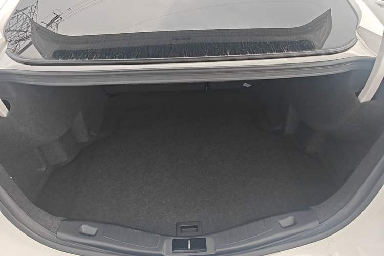 Used Ford Mondeo 2017 EcoBoost 180 Luxury Model Trunk