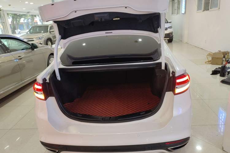 Used Ford Mondeo 2017 EcoBoost 200 Stylish Model Trunk