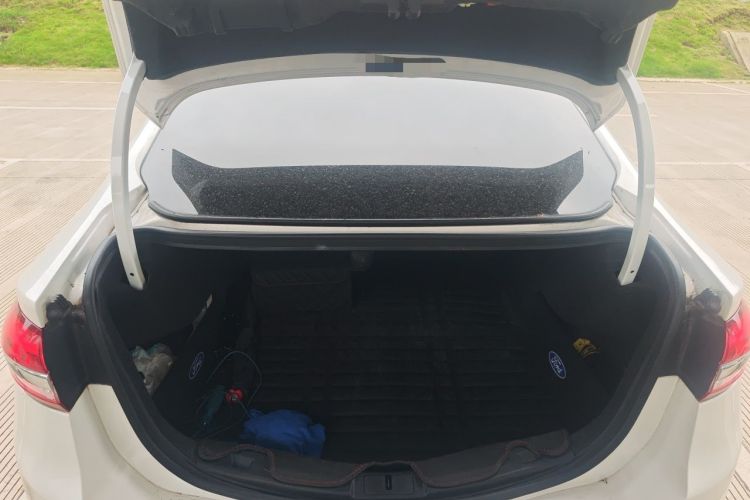 Used Ford Mondeo 2017 EcoBoost 200 Luxury Model Trunk