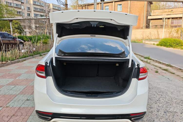 Used Ford Mondeo 2017 EcoBoost 180 Luxury Model Trunk