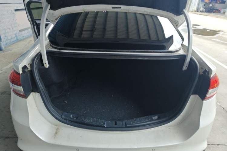 Used Ford Mondeo 2017 EcoBoost 180 Stylish Model Trunk