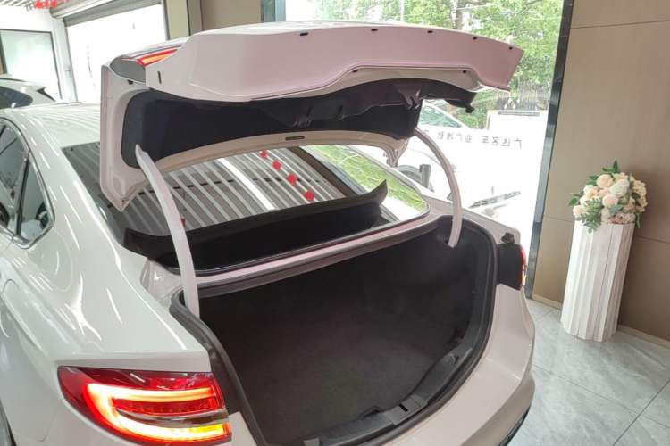 Used Ford Mondeo 2017 Restyled EcoBoost 180 Luxury Version Trunk