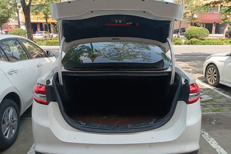 Used Ford Mondeo 2017 EcoBoost 180 Luxury Model Trunk
