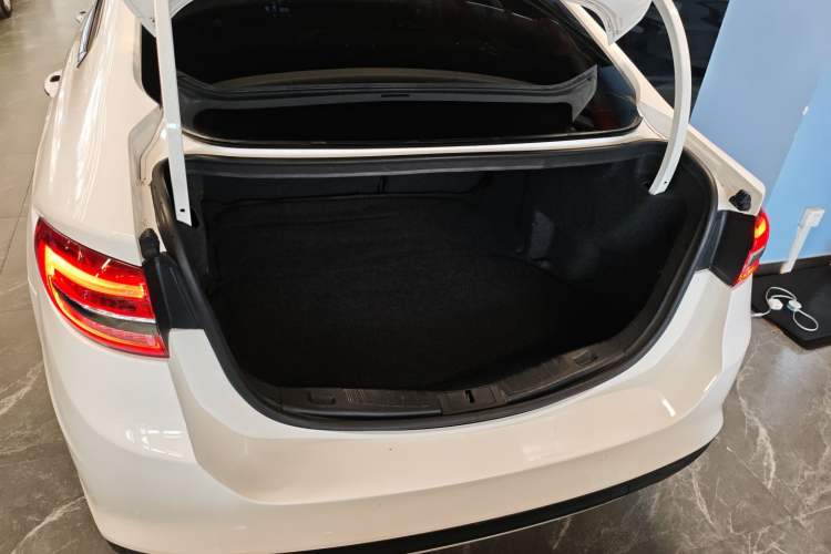 Used Ford Mondeo 2017 EcoBoost 180 Stylish Model Trunk