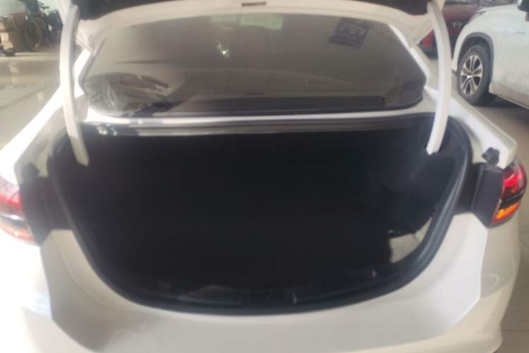 Used Ford Mondeo 2017 EcoBoost 180 Stylish Model Trunk