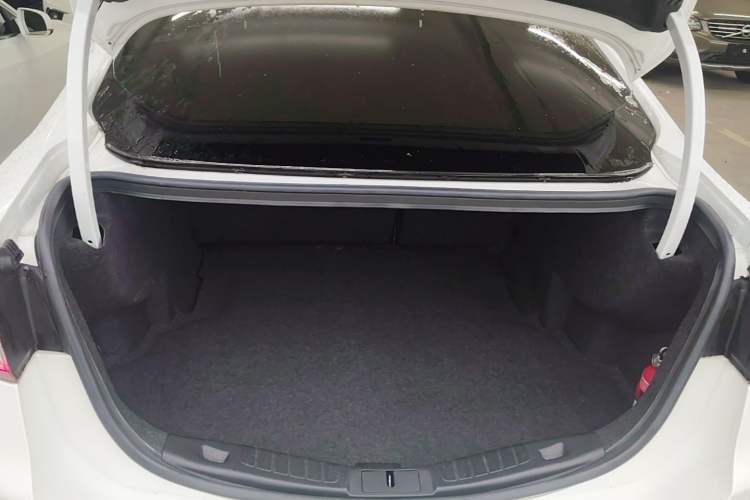 Used Ford Mondeo 2017 EcoBoost 180 Stylish Model Trunk