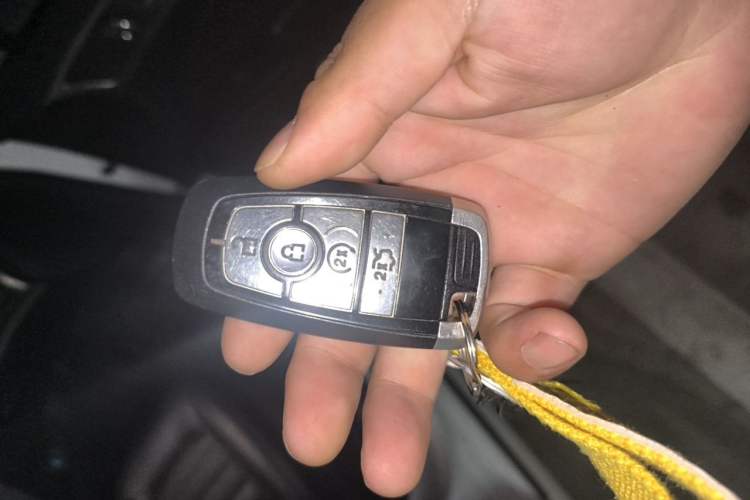 Used Ford Mondeo 2017 2.0L HEV Zhihao Model Vehicle Key