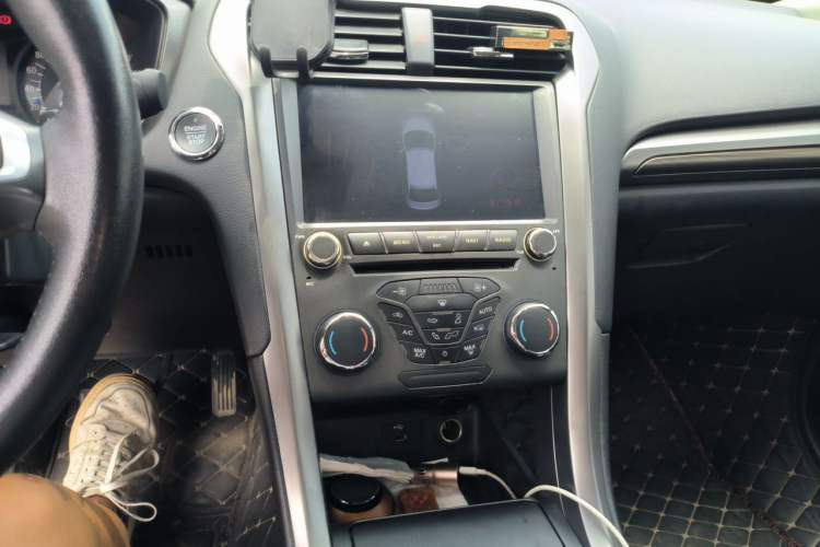 Used Ford Mondeo 2018 EcoBoost 180 Fashion Edition Audio And AC Panel