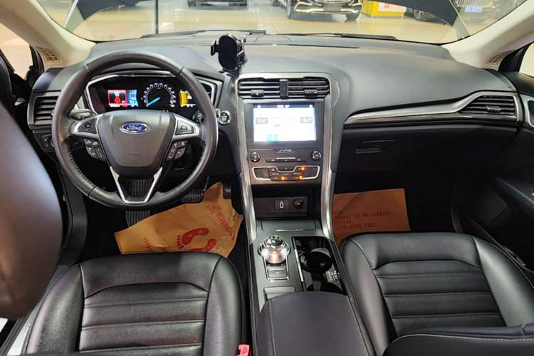 Used Ford Mondeo 2018 EcoBoost 180 SmartControl Luxury Model China V Standard Audio And AC Panel