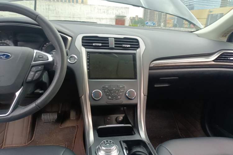 Used Ford Mondeo 2018 EcoBoost 180 Smart Control Fashion Model China VI Standard Audio And AC Panel