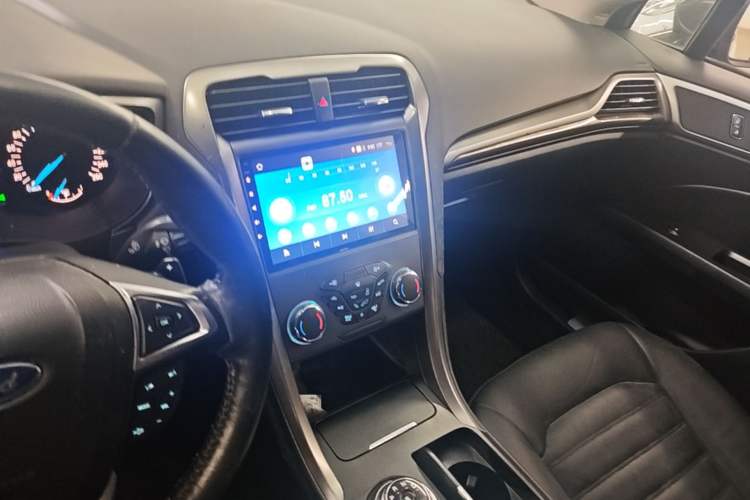 Used Ford Mondeo 2018 EcoBoost 180 Fashion Edition Audio And AC Panel