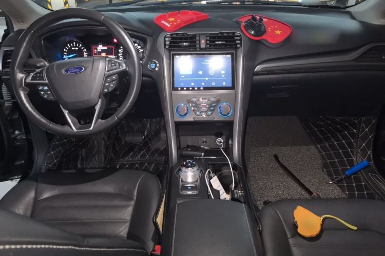 Used Ford Mondeo 2018 EcoBoost 180 Fashion Edition Center Console