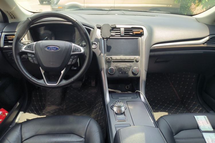 Used Ford Mondeo 2018 EcoBoost 180 Fashion Edition Center Console