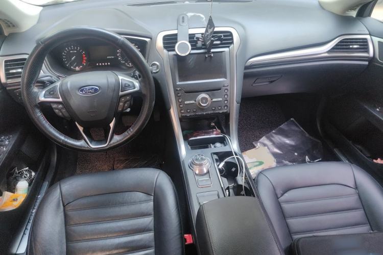 Used Ford Mondeo 2018 EcoBoost 200 Stylish Model Center Console