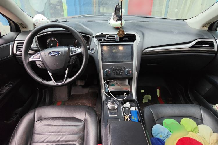 Used Ford Mondeo 2018 EcoBoost 180 Fashion Edition Center Console