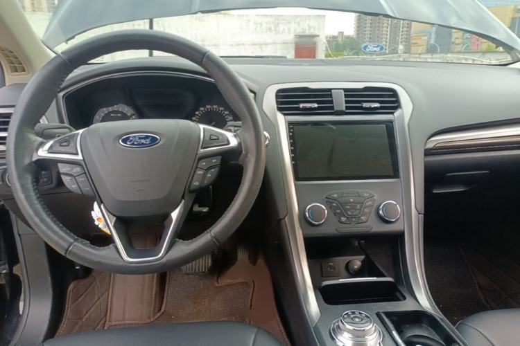 Used Ford Mondeo 2018 EcoBoost 180 Smart Control Fashion Model China VI Standard Center Console