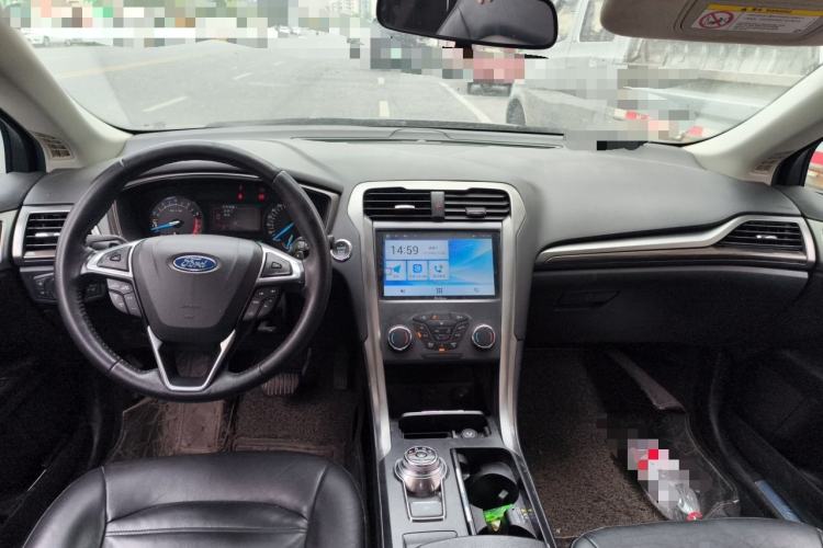 Used Ford Mondeo 2018 EcoBoost 200 Stylish Model Center Console