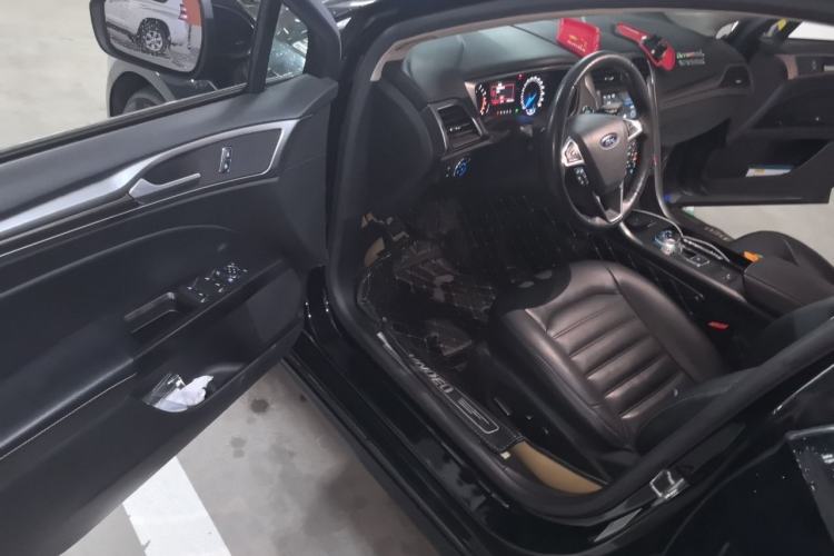 Used Ford Mondeo 2018 EcoBoost 180 Fashion Edition Driver Seat