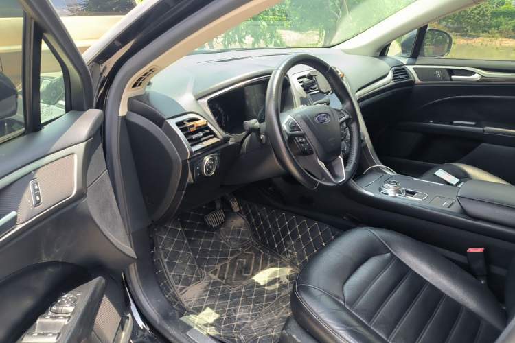 Used Ford Mondeo 2018 EcoBoost 180 Fashion Edition Driver Seat