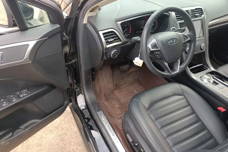 Used Ford Mondeo 2018 EcoBoost 180 Smart Control Fashion Model China VI Standard Driver Seat