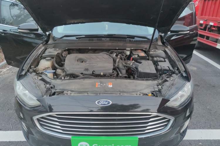 Used Ford Mondeo 2018 EcoBoost 180 Smart Control Fashion Model China V Standard Engine Bay