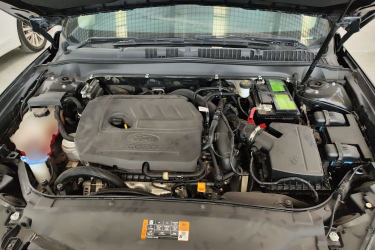 Used Ford Mondeo 2018 EcoBoost 180 Smart Control Fashion Model China VI Standard Engine Bay