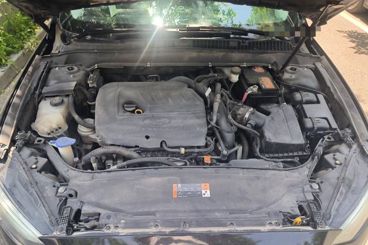 Used Ford Mondeo 2018 EcoBoost 180 Smart Control Fashion Model China V Standard Engine Bay
