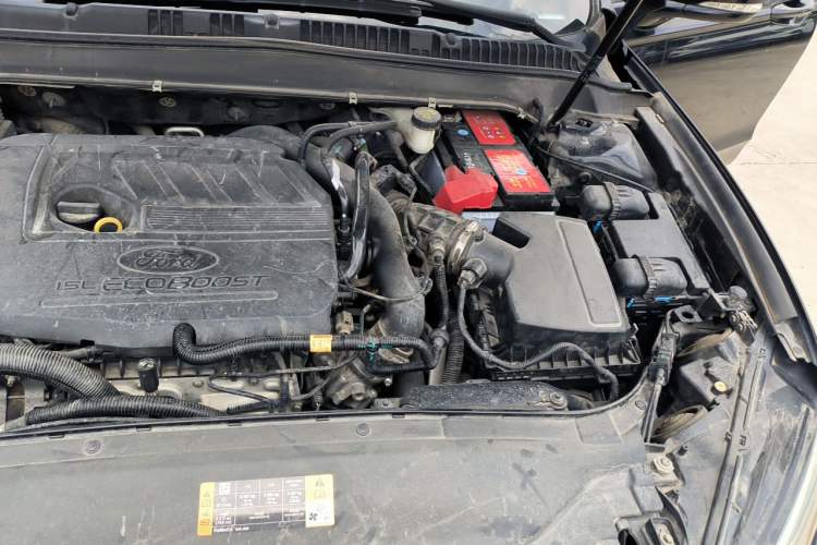 Used Ford Mondeo 2018 EcoBoost 180 Fashion Edition Engine Bay Left