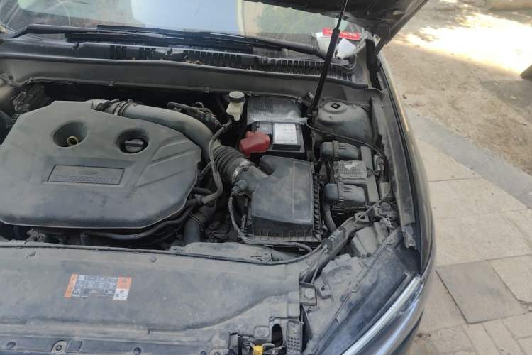 Used Ford Mondeo 2018 EcoBoost 200 Stylish Model Engine Bay Left