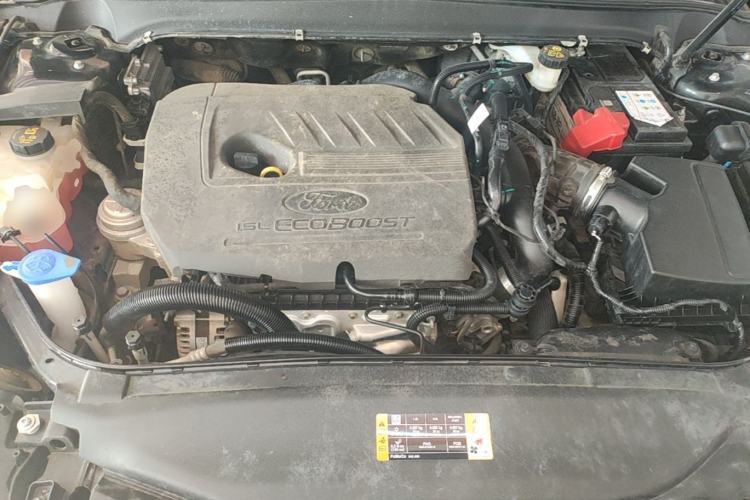 Used Ford Mondeo 2018 EcoBoost 180 Smart Control Fashion Model China VI Standard Engine Bay