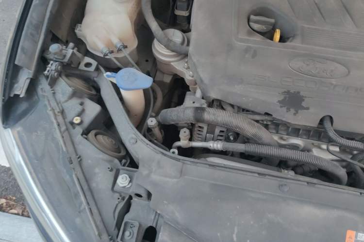 Used Ford Mondeo 2018 EcoBoost 180 Smart Control Fashion Model China V Standard Engine Bay Right