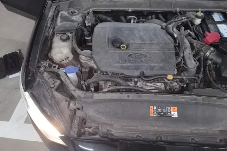 Used Ford Mondeo 2018 EcoBoost 180 Fashion Edition Engine Bay Right