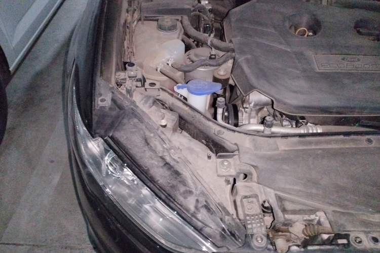 Used Ford Mondeo 2018 EcoBoost 200 Stylish Model Engine Bay Right