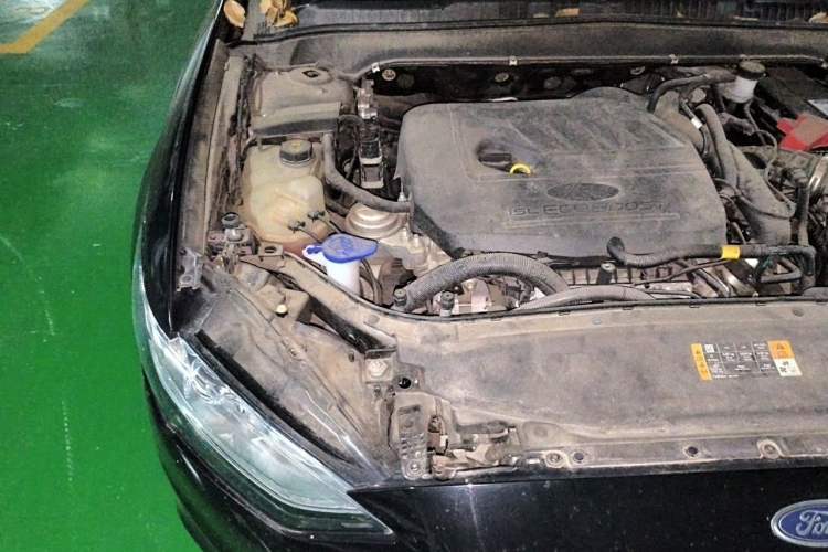 Used Ford Mondeo 2018 EcoBoost 180 Fashion Edition Engine Bay Right