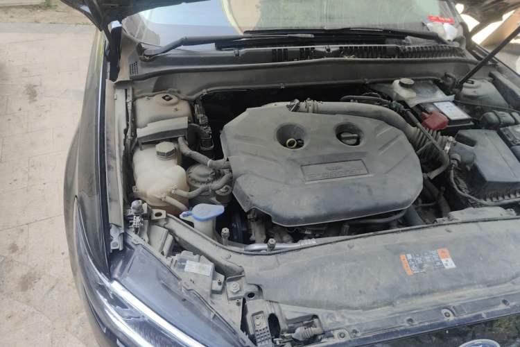 Used Ford Mondeo 2018 EcoBoost 200 Stylish Model Engine Bay Right