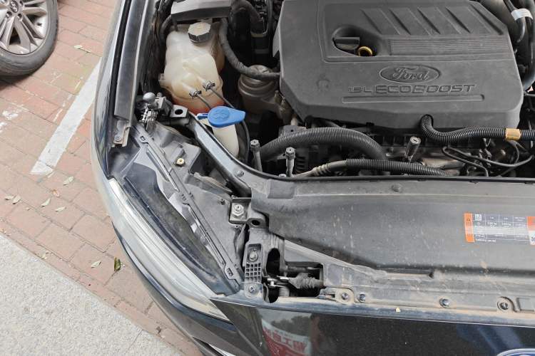 Used Ford Mondeo 2018 EcoBoost 180 Fashion Edition Engine Bay Right