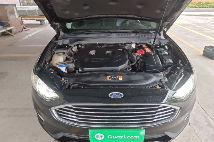 Used Ford Mondeo 2018 EcoBoost 200 Smart Control Fashion Model China VI Standard Engine Bay