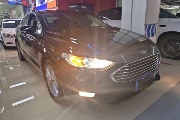 Used Ford Mondeo 2018 EcoBoost 180 Smart Control Fashion Model China VI Standard Front Right 45 Deg