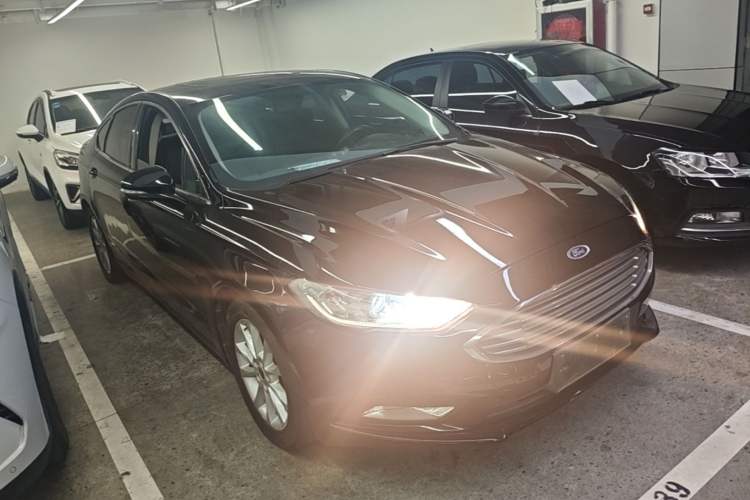Used Ford Mondeo 2018 EcoBoost 180 Fashion Edition Front Right 45 Deg