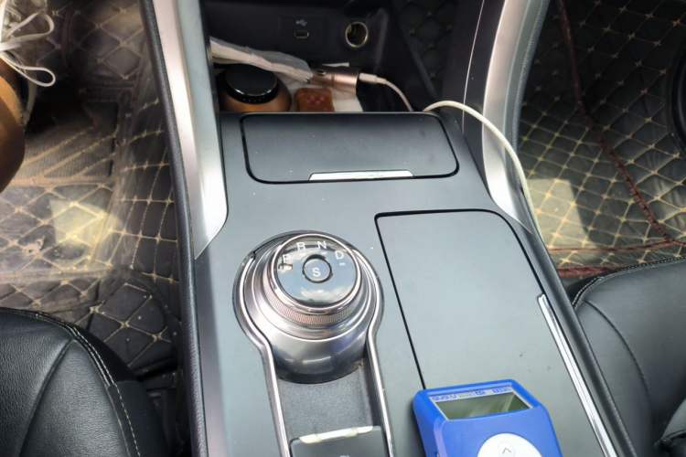 Used Ford Mondeo 2018 EcoBoost 180 Fashion Edition Gear Lever