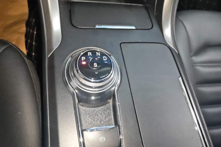Used Ford Mondeo 2018 EcoBoost 180 Smart Control Fashion Model China VI Standard Gear Lever