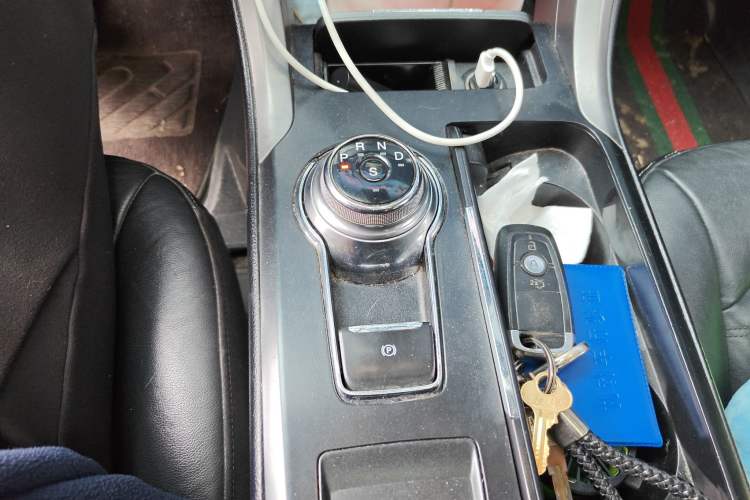 Used Ford Mondeo 2018 EcoBoost 180 Fashion Edition Gear Lever