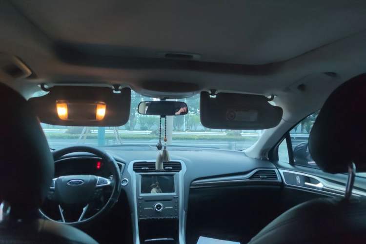 Used Ford Mondeo 2018 EcoBoost 180 Smart Control Fashion Model China V Standard Headliner