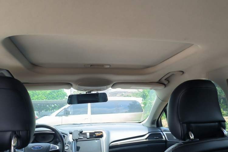 Used Ford Mondeo 2018 EcoBoost 180 Fashion Edition Headliner