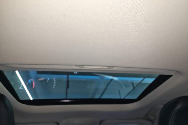 Used Ford Mondeo 2018 EcoBoost 180 Smart Control Fashion Model China VI Standard Headliner