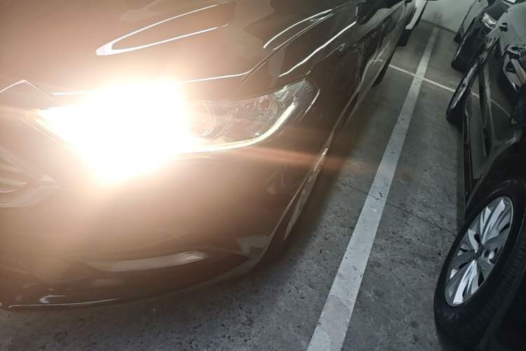 Used Ford Mondeo 2018 EcoBoost 180 Fashion Edition Left Front Headlight