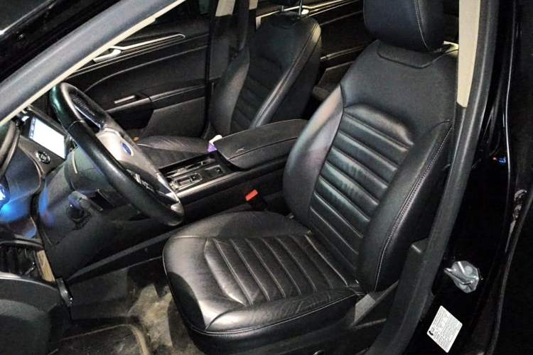 Used Ford Mondeo 2018 EcoBoost 180 Fashion Edition Left Front Seat