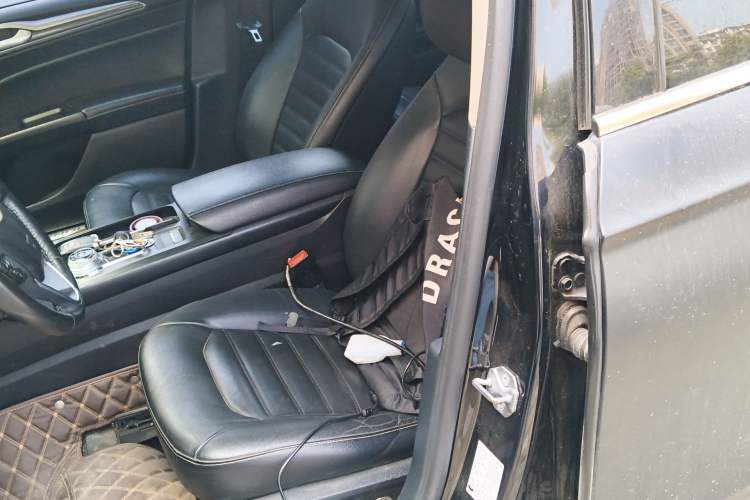Used Ford Mondeo 2018 EcoBoost 180 Fashion Edition Left Front Seat