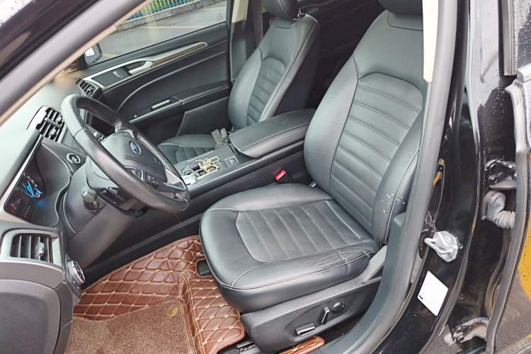 Used Ford Mondeo 2018 EcoBoost 180 Fashion Edition Left Front Seat