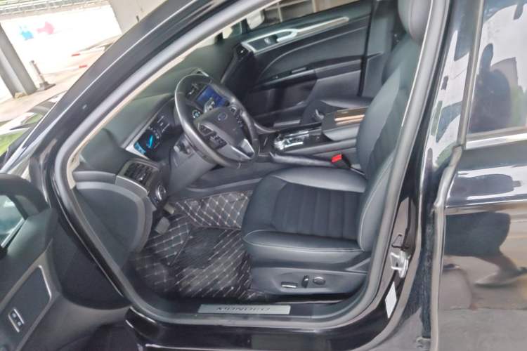 Used Ford Mondeo 2018 EcoBoost 200 Smart Control Fashion Model China VI Standard Left Front Seat